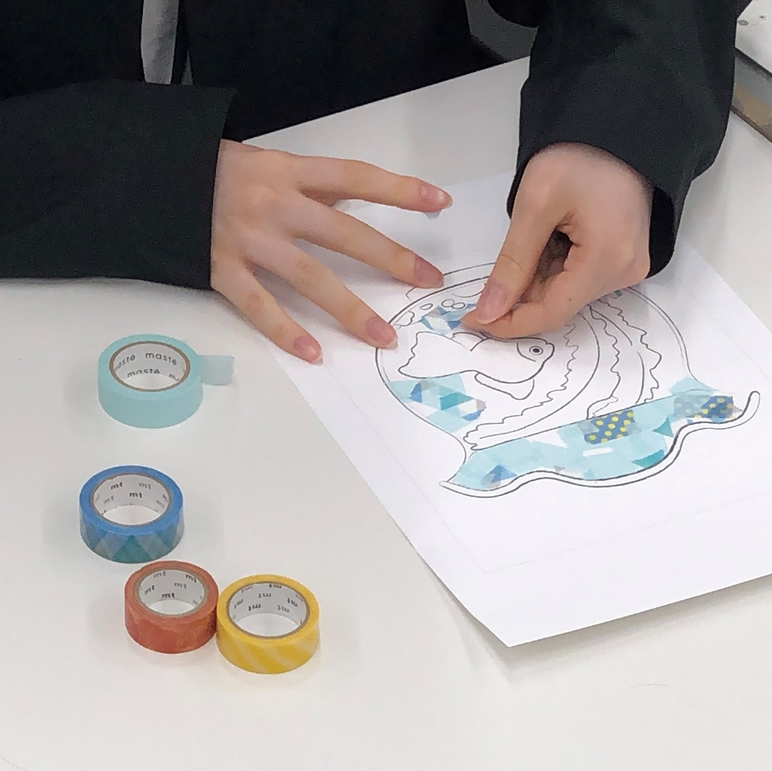 船原七紗 ちぎってはって マスキングテープで作る絵画展 | 公益財団