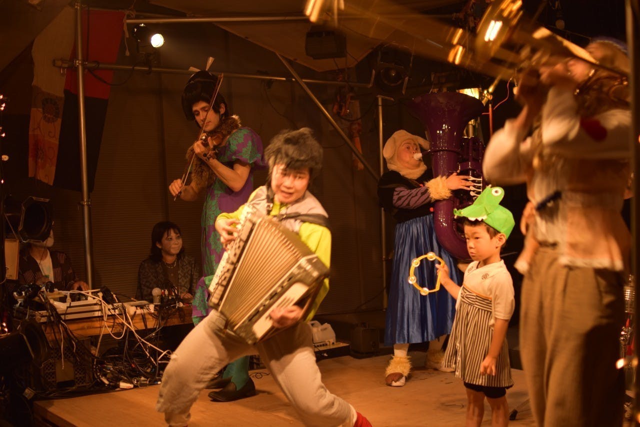 劇団野らぼう『内側の時間』舞台写真(撮影:山下由)